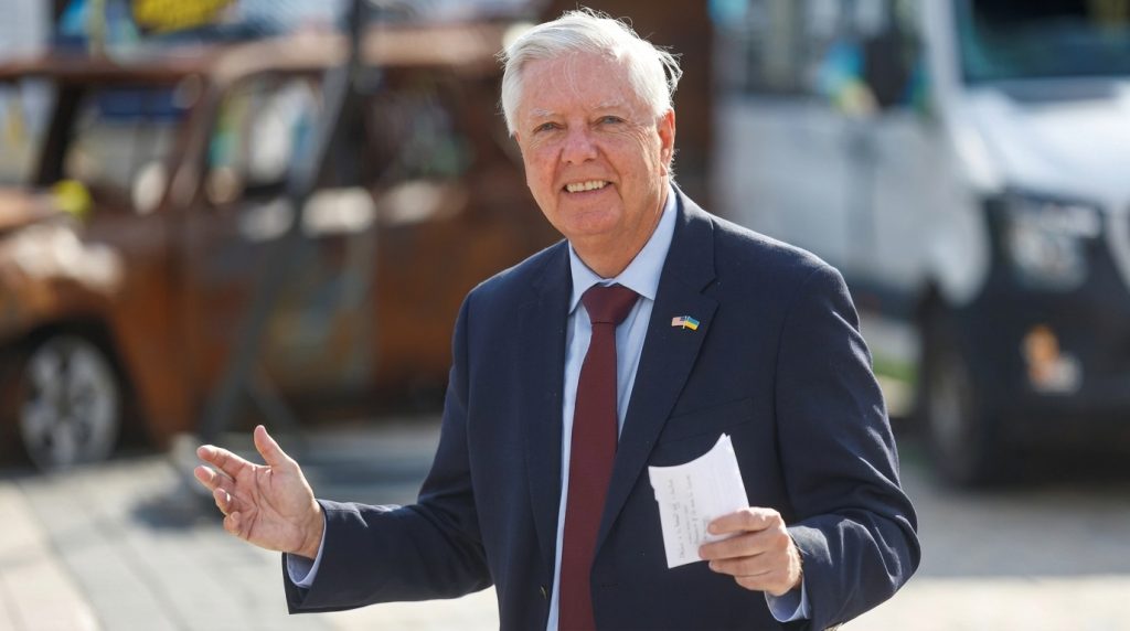 Lindsey Graham Dies: 6 Facts About the Senator’s Sudden Passing